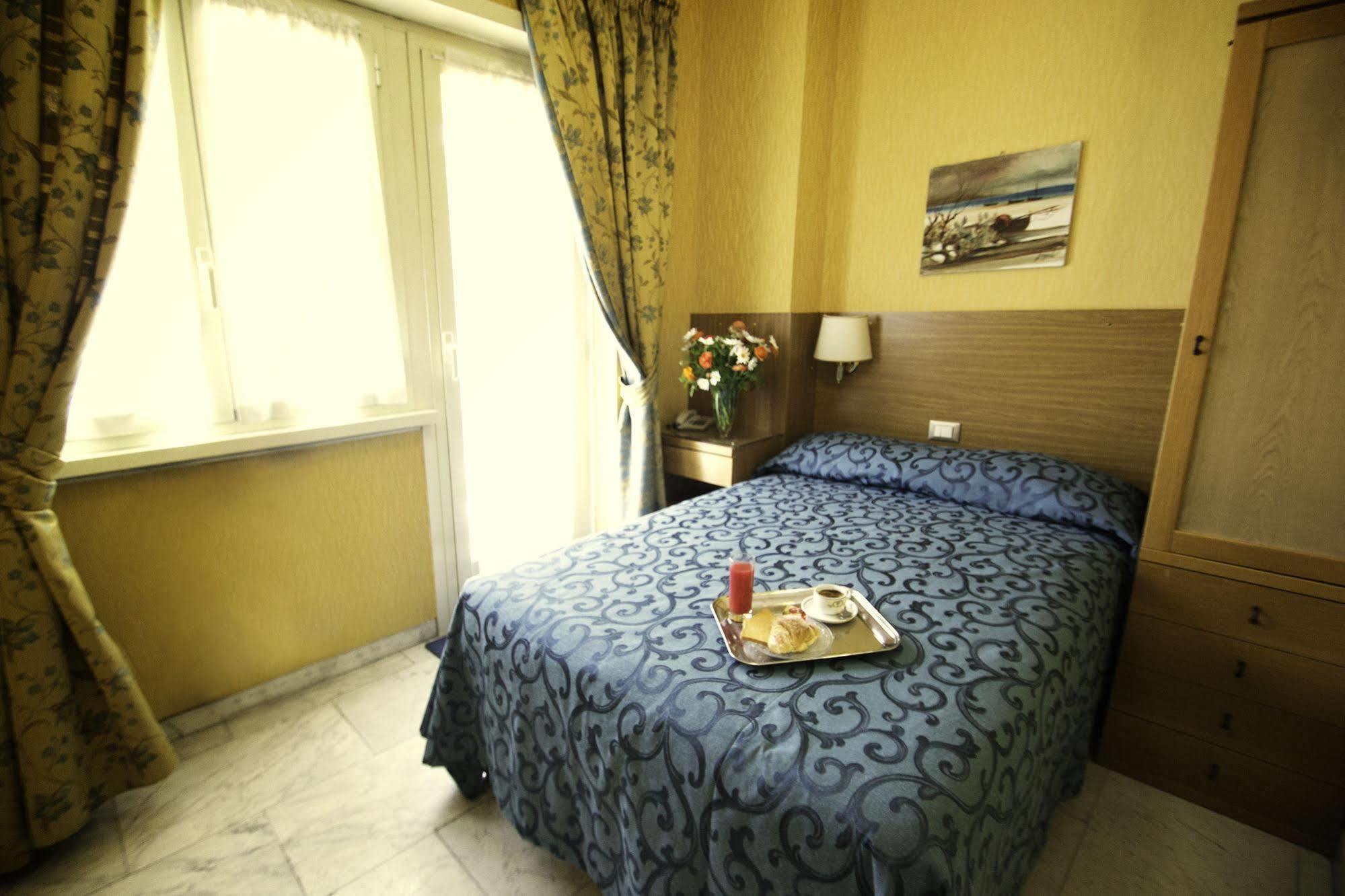 York Hotel روما المظهر الخارجي الصورة
