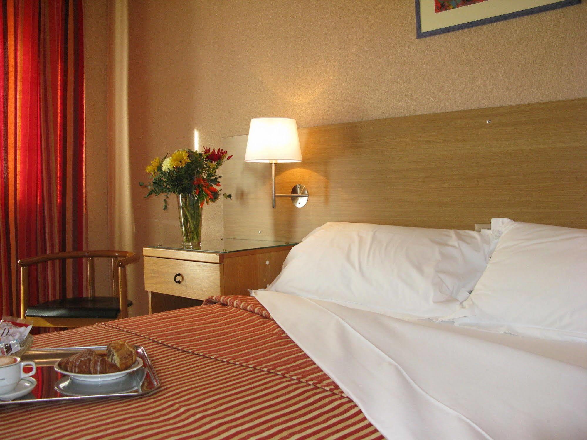 York Hotel روما المظهر الخارجي الصورة