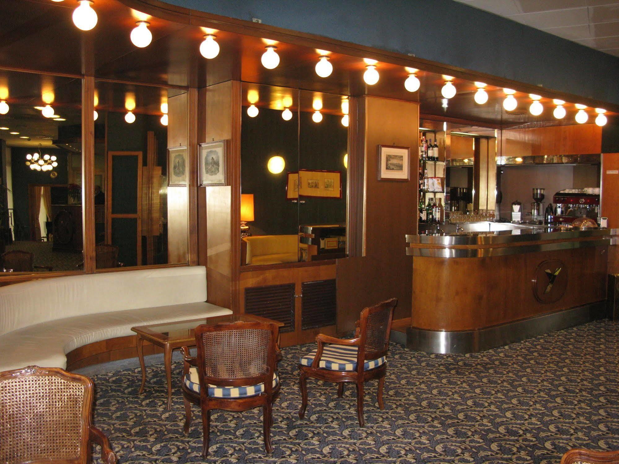 York Hotel روما المظهر الخارجي الصورة