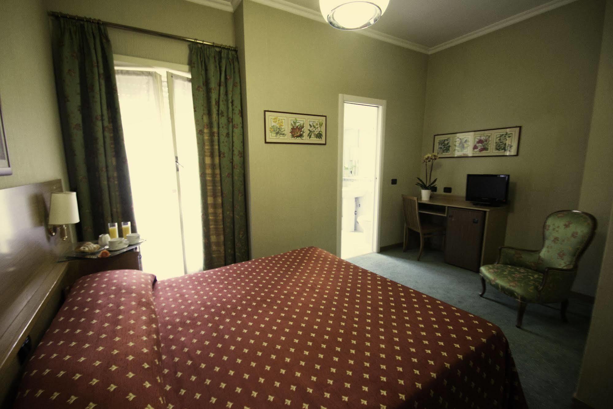 York Hotel روما المظهر الخارجي الصورة